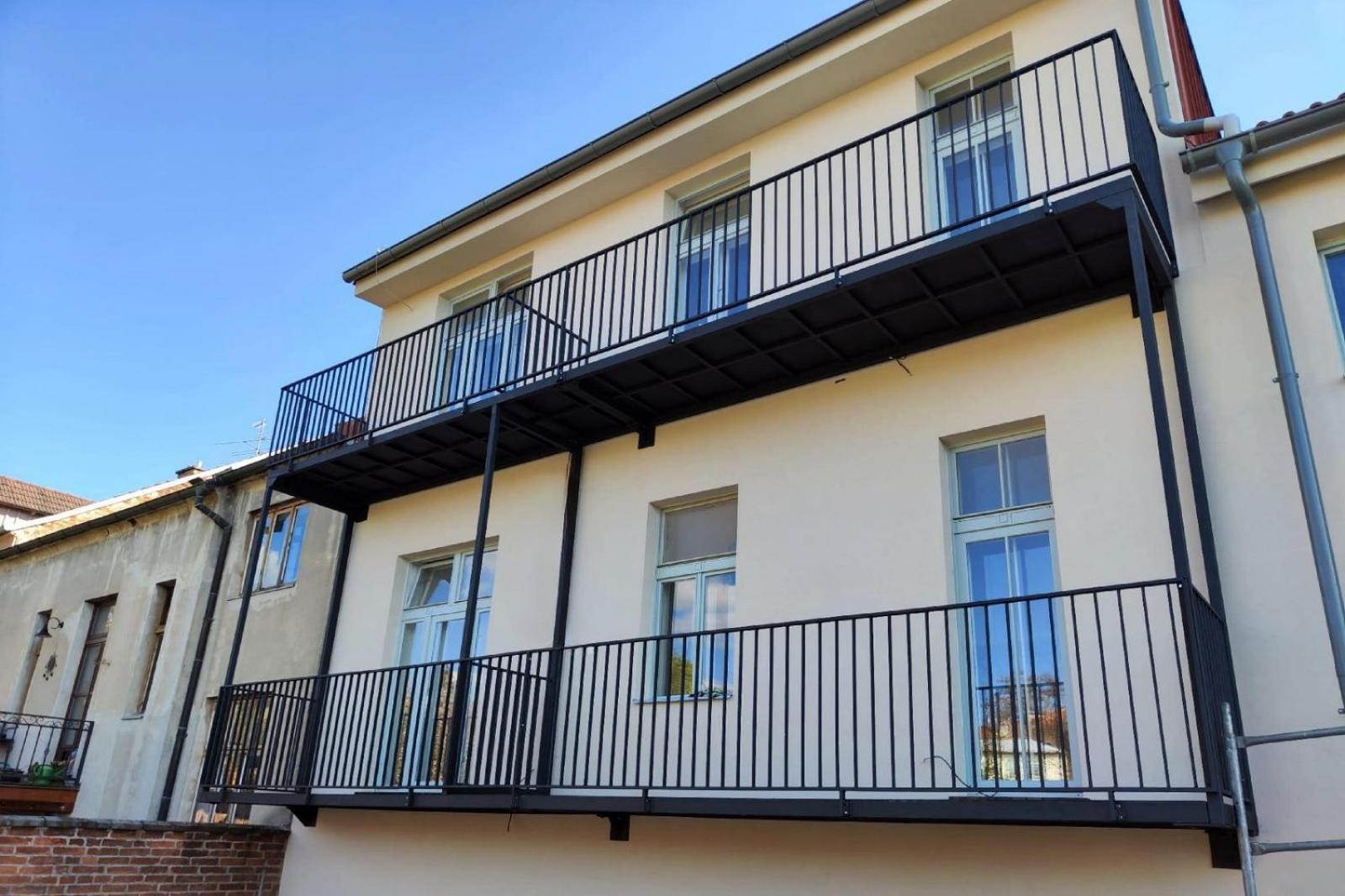 Art Nouveau Apartment With Garden In Pisek Exterior foto