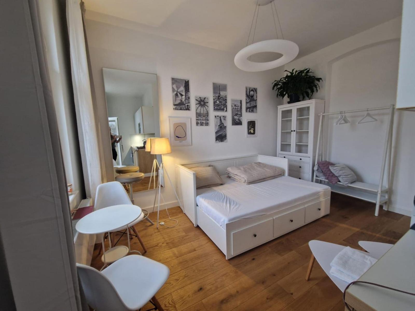 Art Nouveau Apartment With Garden In Pisek Exterior foto